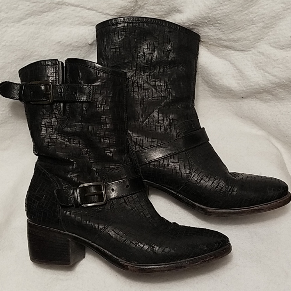 UGG Collection Black Leather Boots Size 8.5